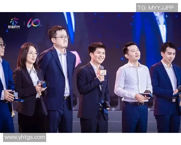 何猷君与足球明星的友谊之路探秘与运动精神的碰撞与交流 何猷君与足球明星的友谊之路探秘与运动精神的碰撞与交流