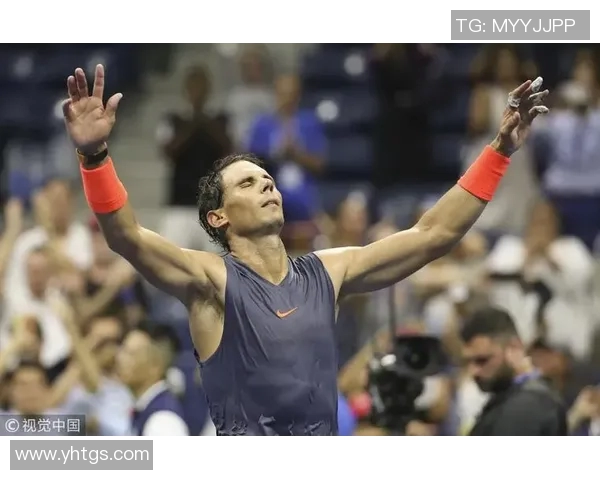 足球明星的多重身份与生活揭秘:场内场外的精彩瞬间与责任担当 足球明星的多重身份与生活揭秘:场内场外的精彩瞬间与责任担当