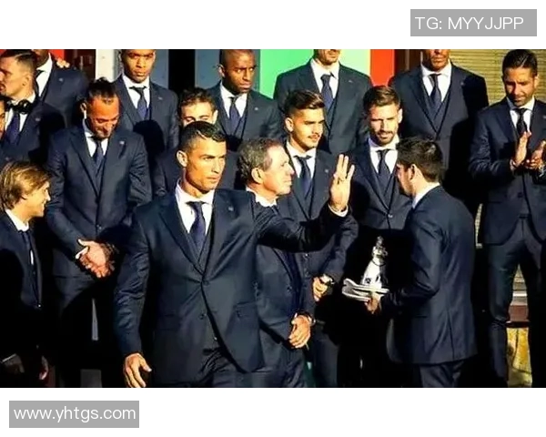 足球明星魅力四射西装宣传照展现时尚与运动完美结合